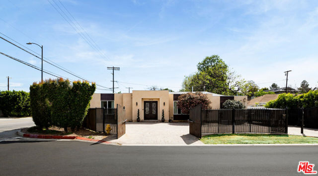12504 Kling Street, Studio City CA: https://media.crmls.org/mediaz/a659b926-d9b9-4fa9-acb5-a2f7e15737f5.jpg