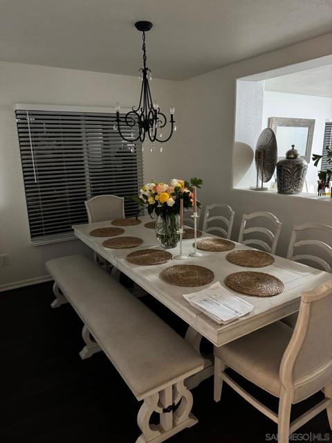 1247 Calistoga Ave, Chula Vista CA: https://media.crmls.org/mediaz/a65a0211-2171-4d91-86bb-ba73df30d537.jpg