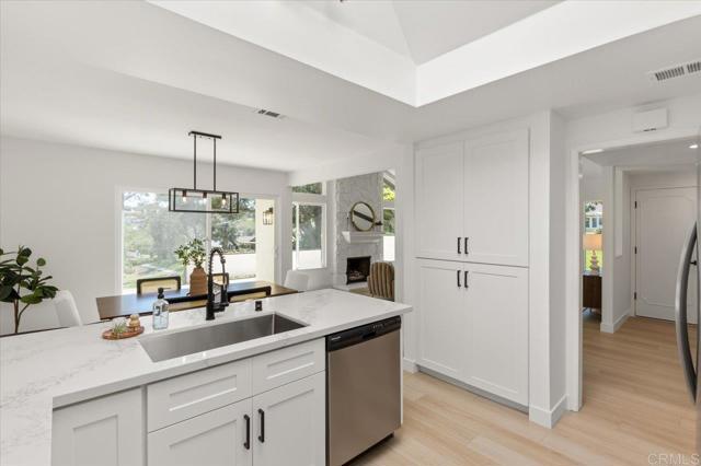 1259 La Casa Drive, San Marcos CA: https://media.crmls.org/mediaz/a65a97cf-474a-44c9-b81d-c7f843ef4a45.jpg