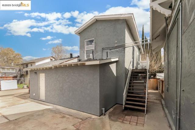 127 E 6th, Tracy CA: https://media.crmls.org/mediaz/a65b4749-1af6-4196-85e9-f74d2977550f.jpg