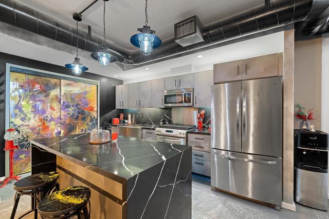 350 11Th Avenue, San Diego CA: https://media.crmls.org/mediaz/a65ba39d-8635-4d41-88bb-55b8c37ae4d2.jpg