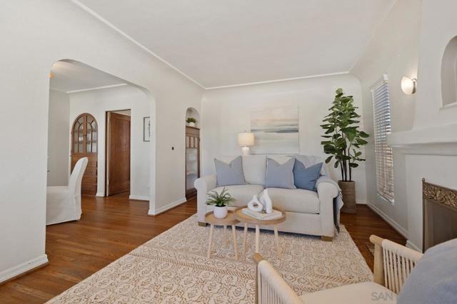 Image 4 of 58 For 4526 Kensington Dr