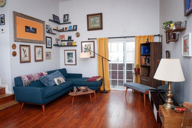 Detail Gallery Image 1 of 36 For 1523 E Windsor Rd 105b,  Glendale,  CA 91205 - 2 Beds | 1/1 Baths