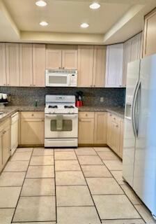 2601 S Broadmoor Drive, Palm Springs CA: https://media.crmls.org/mediaz/a65c5c55-a29f-4b00-94c9-292d3ca92eb3.jpg