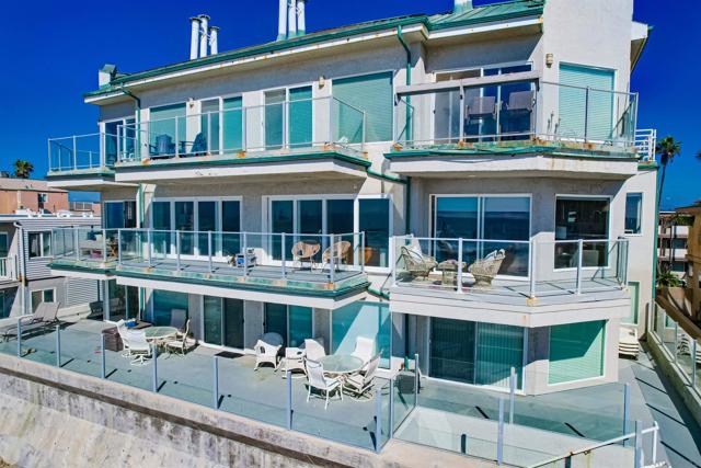 1362 Seacoast Dr, Imperial Beach CA: https://media.crmls.org/mediaz/a65ce61e-08a1-4164-ba3c-e2b2dbe86757.jpg