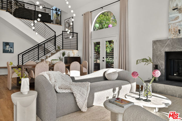 2603 Crestmoore Place, Los Angeles CA: https://media.crmls.org/mediaz/a65cfbf0-8719-465c-b222-2c85d6c11b70.jpg