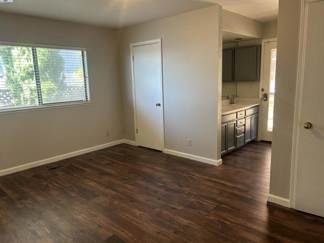 22200 Cynthia Ct, Hayward CA: https://media.crmls.org/mediaz/a65d3b41-cc7d-463a-97cc-5d67766b0ac0.jpg