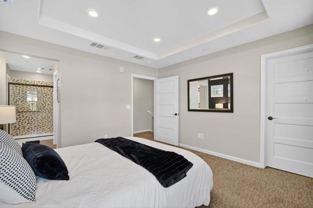 25943 Dollar St, Hayward CA: https://media.crmls.org/mediaz/a65ddab7-e34b-4156-99a2-92c700317e02.jpg