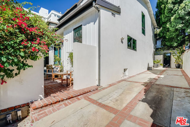 9027 Norma Place, West Hollywood, California 90069, 4 Bedrooms Bedrooms, ,4 BathroomsBathrooms,Single Family Residence,For Sale,Norma,24401473