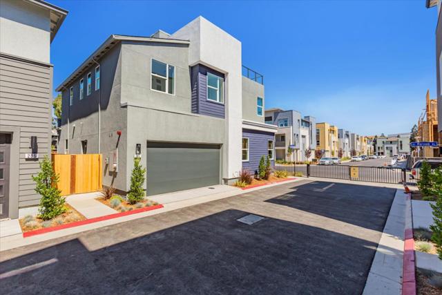 322 Isabelline Court, San Ramon CA: https://media.crmls.org/mediaz/a6604754-50db-40ba-a6c7-693086e4ec18.jpg