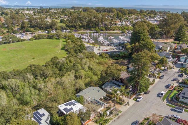 304 Harbor Drive, Santa Cruz CA: https://media.crmls.org/mediaz/a660c3c9-7598-4189-9ee4-7dc34f01623d.jpg