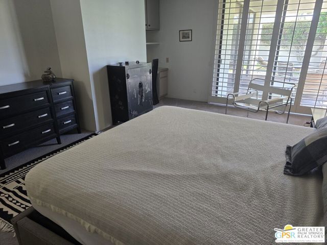 1445 Via Isla, Palm Springs CA: https://media.crmls.org/mediaz/a6620c68-1dd9-4760-ac89-43f675ecbf18.jpg