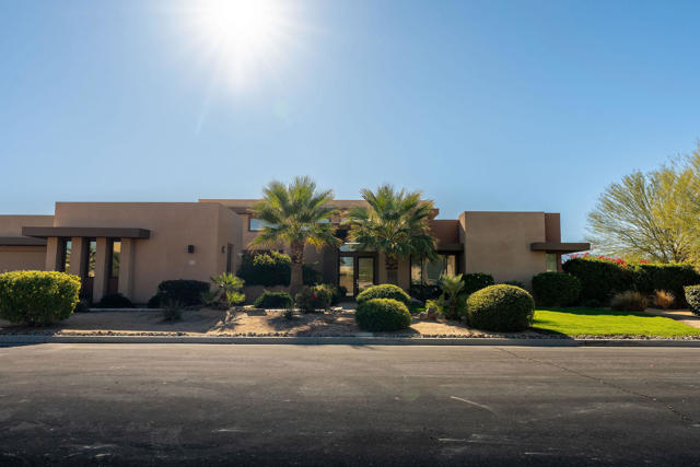 15 Via Montagna, Rancho Mirage CA: https://media.crmls.org/mediaz/a6635207-e90c-48ca-9fb3-3b98858398a1.jpg