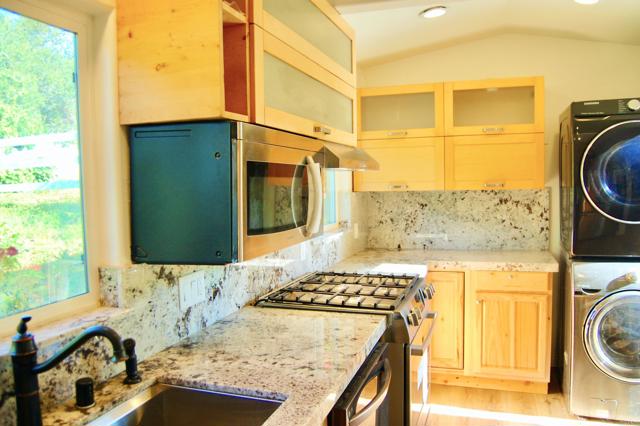 Detail Gallery Image 2 of 13 For 736 Mar Vista Dr, Vista,  CA 92081 - 1 Beds | 1 Baths