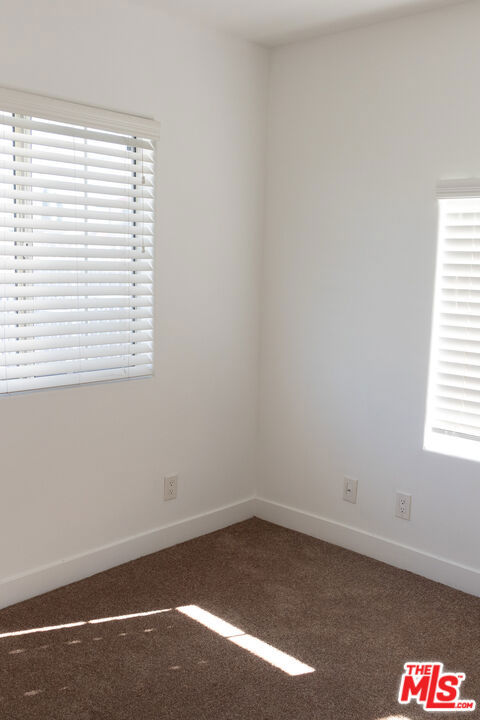 932 W Crestwood Street, San Pedro CA: https://media.crmls.org/mediaz/a66451f7-c0f4-40d0-a21d-f610f299734e.jpg