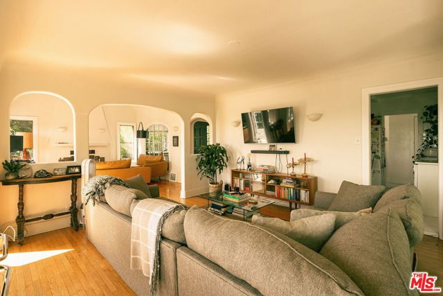 2 Bed Home for Sale in Los Angeles, California