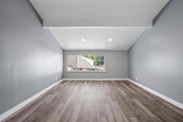 912 Acosta Plaza, Salinas CA: https://media.crmls.org/mediaz/a665fcb9-a7bf-4df2-adfc-d35a58d650d7.jpg