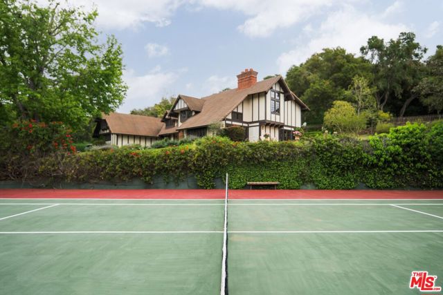 4385 Via Presada, Santa Barbara CA: https://media.crmls.org/mediaz/a6663c9f-33a5-4656-9b02-e4ea7f69c475.jpg