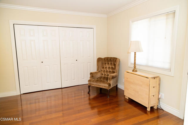 385 Somerset Circle, Thousand Oaks CA: https://media.crmls.org/mediaz/a66663ef-0c22-4d0f-b1a8-2709d59ecd31.jpg
