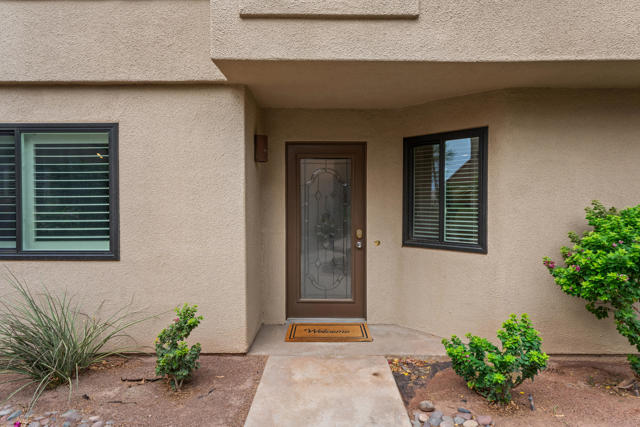 76702 Daffodil Drive, Palm Desert CA: https://media.crmls.org/mediaz/a666878d-fa80-4d6c-abda-60b177a73c18.jpg