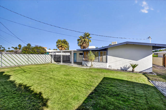 765 N Paseo De Anza, Palm Springs CA: https://media.crmls.org/mediaz/a666a896-fe8c-49cf-8fad-040b2182b240.jpg