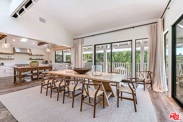 25010 Jim Bridger Road, Hidden Hills CA: https://media.crmls.org/mediaz/a666b0a3-c3a3-4081-b6b9-03bb9487f326.jpg