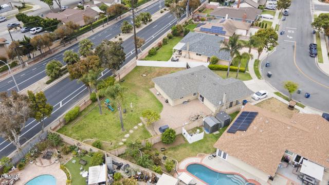 1700 Arlene Avenue, Oxnard CA: https://media.crmls.org/mediaz/a666fb6e-2141-4a30-8ef7-b73884817923.jpg