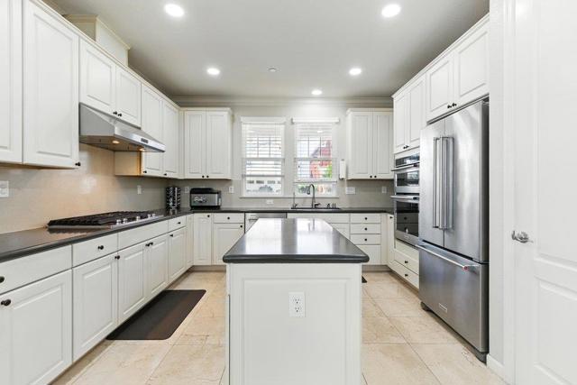 33831 Farmhouse Street, Fremont CA: https://media.crmls.org/mediaz/a6670783-43c9-4cb4-9626-053a8b5d6e4a.jpg
