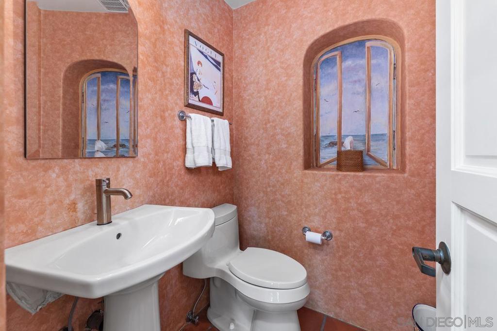 MLS #250037432SD image #33