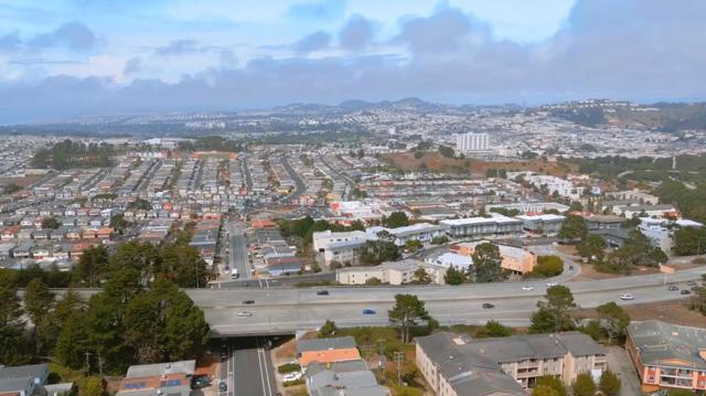 355 Crestview Circle, Daly City CA: https://media.crmls.org/mediaz/a6672fc1-0add-4189-8b90-8f52fae155d6.jpg