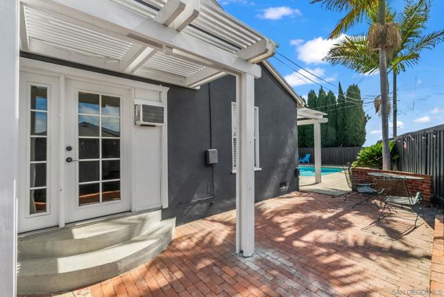 3921 Juniper St, San Diego CA: https://media.crmls.org/mediaz/a6674a2b-d1cc-4f02-a349-085106d6a952.jpg