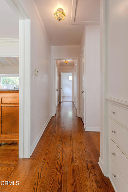 2727 Hollister Terrace, Glendale CA: https://media.crmls.org/mediaz/a667680e-f69f-4c0a-8593-a5c5aeabd495.jpg