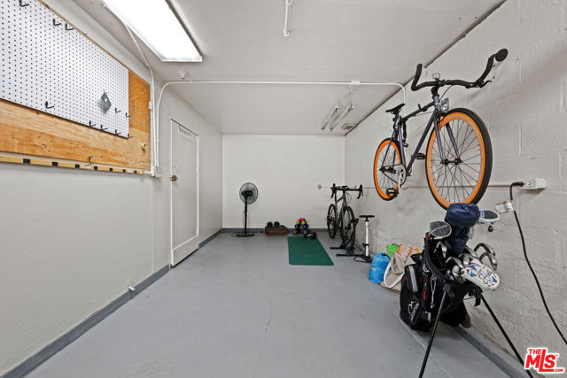 4800 La Villa Marina, Marina del Rey CA: https://media.crmls.org/mediaz/a6678437-d6d2-4789-80ca-67374968a6d2.jpg