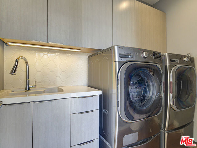 11954 Lucile Street, Culver City CA: https://media.crmls.org/mediaz/a668cbdf-8290-4f12-9069-99e96931d553.jpg