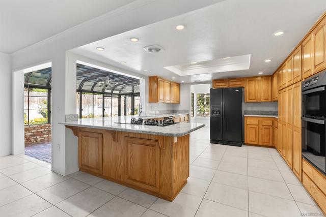 7214 Manzanita, Carlsbad CA: https://media.crmls.org/mediaz/a668eff2-e792-4e2a-a215-b0c797aafaf3.jpg