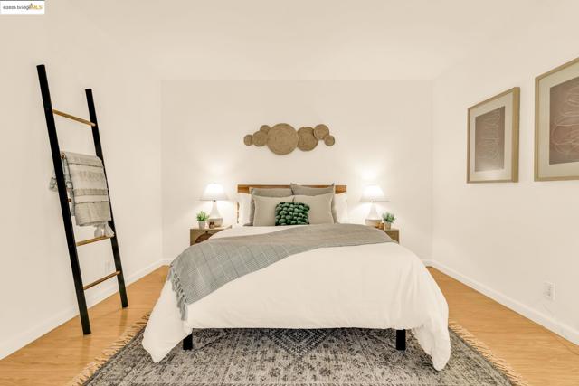 288 Whitmore St, Oakland CA: https://media.crmls.org/mediaz/a66902e7-4fe6-4647-9019-28302b505a59.jpg