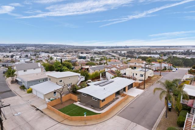 5061 Onstad St, San Diego CA: https://media.crmls.org/mediaz/a6693748-8558-4eaf-a48a-93e223b1f6c1.jpg