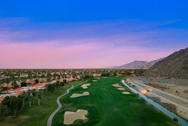 54639 Riviera, La Quinta CA: https://media.crmls.org/mediaz/a669a6d9-ad90-422c-97af-631d0a1056ee.jpg
