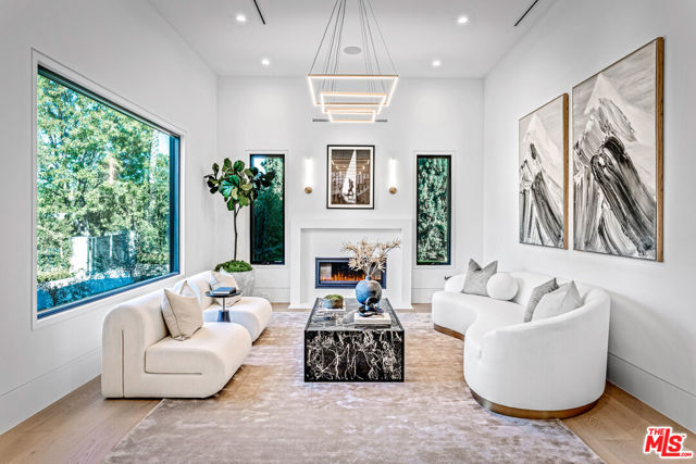 17228 Otsego Street, Encino CA: https://media.crmls.org/mediaz/a66a479f-77c2-498c-a641-4aa5c655c585.jpg