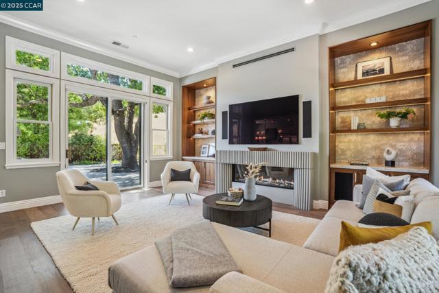 10 Candlelight Lane, Lafayette CA: https://media.crmls.org/mediaz/a66b42e4-504e-42c4-b676-c6c7c31a76f1.jpg