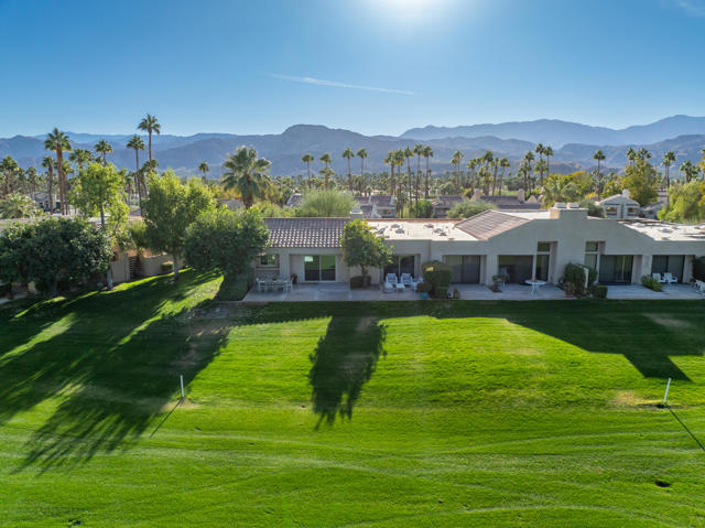 35 Mission Court Court, Rancho Mirage CA: https://media.crmls.org/mediaz/a66bca51-af5c-42f1-9b25-dcab7d8e5335.jpg