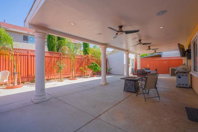 2385 N Mountainside Drive, Los Banos CA: https://media.crmls.org/mediaz/a66bd28c-0c2d-4803-93a6-4fb1f034dff5.jpg