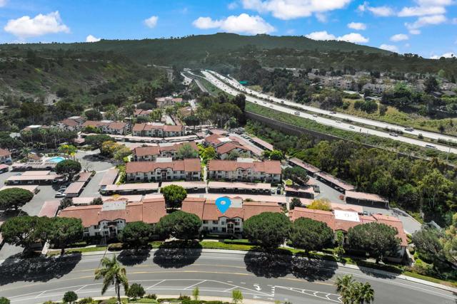 4040 Porte La Paz, San Diego CA: https://media.crmls.org/mediaz/a66c2fc1-2b09-446e-b38c-ae91c60a37ef.jpg