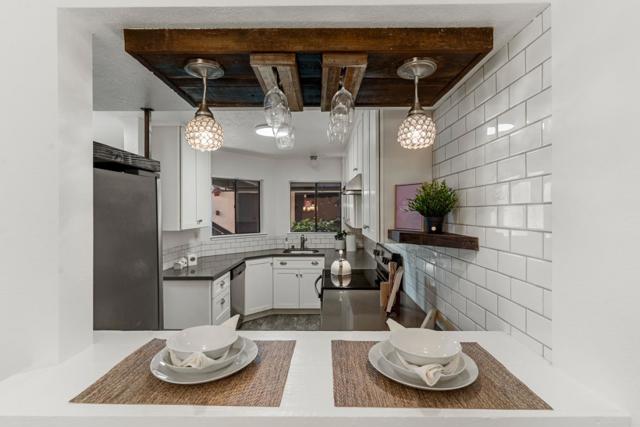 1 Laurel Street, San Carlos CA: https://media.crmls.org/mediaz/a66cfa13-6369-417f-b011-43030933f68e.jpg