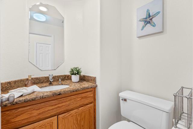 336 Arrowhead Way, Hayward CA: https://media.crmls.org/mediaz/a66d07ba-b326-4df5-b2d2-6ef229fa0200.jpg