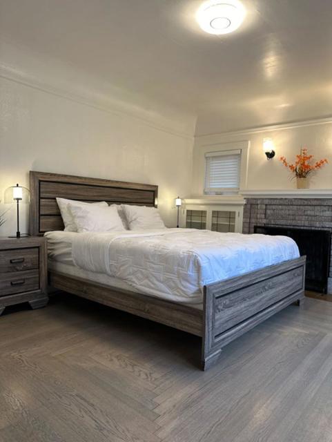 159 Hollywood Avenue, San Jose CA: https://media.crmls.org/mediaz/a66d0ceb-adda-487b-925c-28a348fa3843.jpg