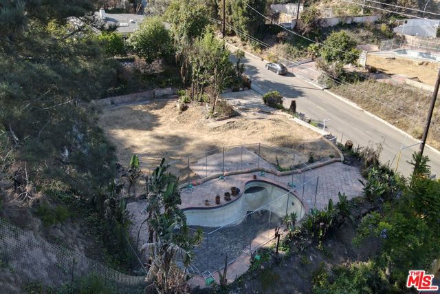 1403 Marinette Road, Pacific Palisades CA: https://media.crmls.org/mediaz/a66d1c8c-002a-4ebf-a559-c5f3dbbf5a4b.jpg