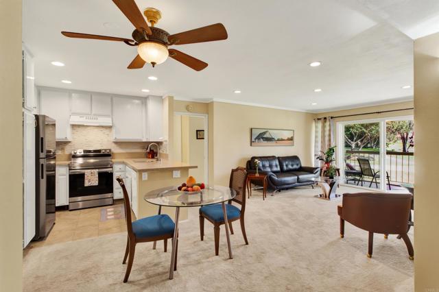 Detail Gallery Image 6 of 32 For 12555 Oaks North Dr #206,  San Diego,  CA 92128 - 2 Beds | 2 Baths