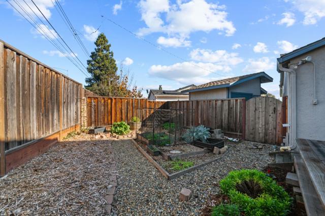 Image 32 of 45 For 3393 Sutton Loop