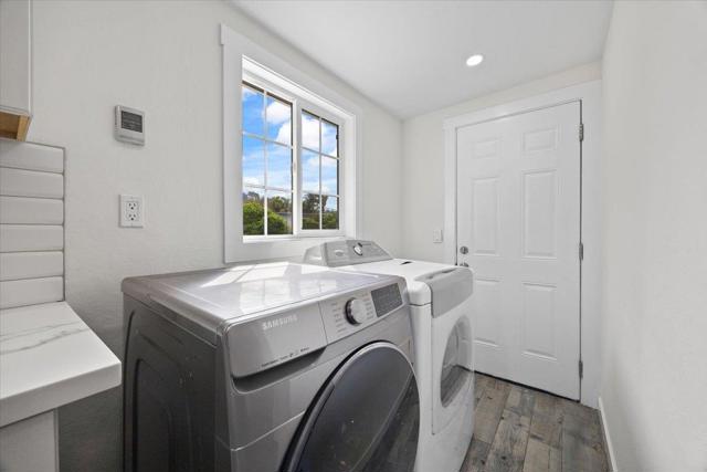 8850 Dowling Street, Oakland CA: https://media.crmls.org/mediaz/a66eaacd-85aa-4e2c-afef-e2575969f1f6.jpg